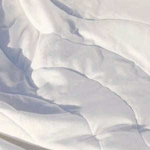 Buffy breeze cooling comforter full/queen size